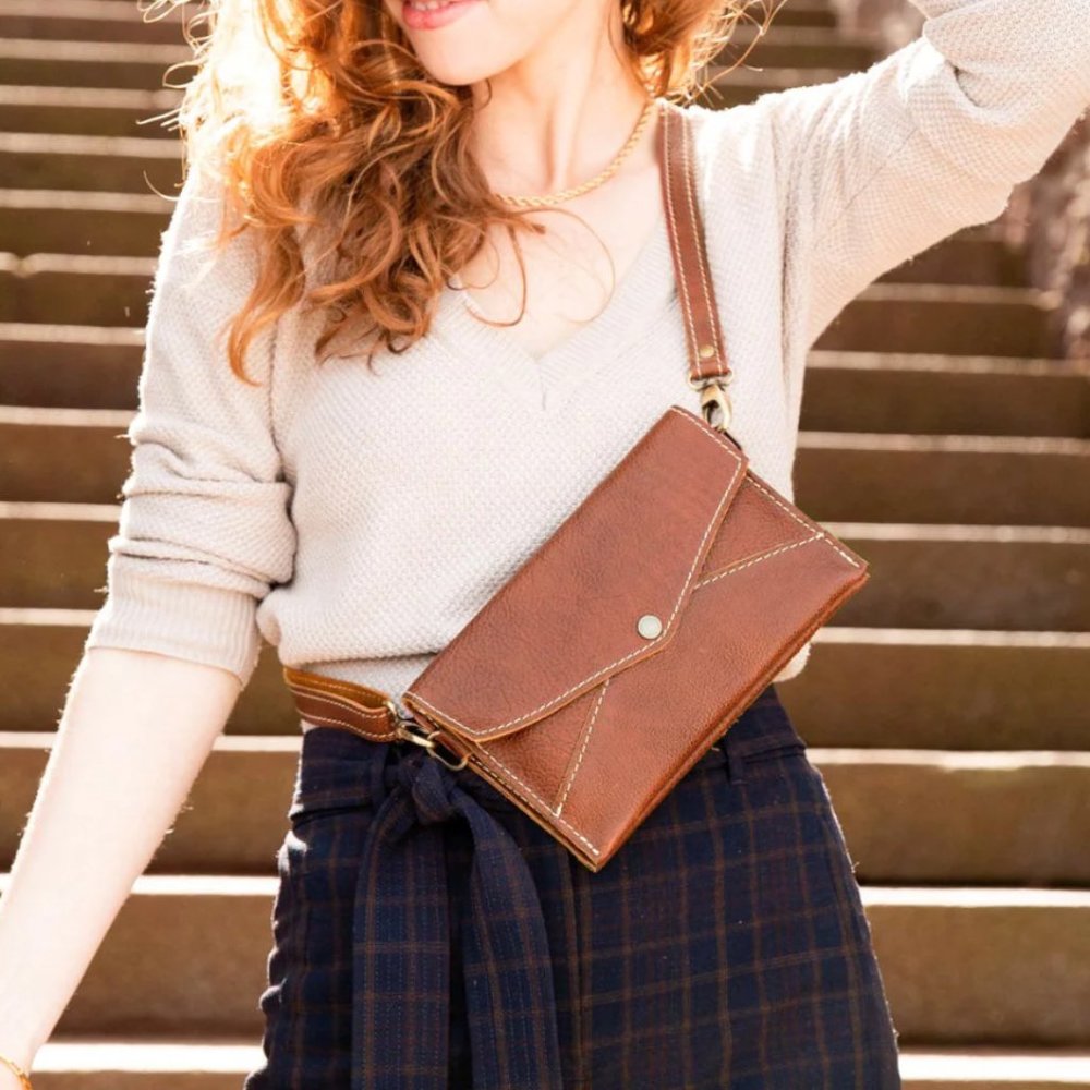 Portland Leather Goods (PLG) Nutmeg ENVELOPE CONVERTIBLE CROSSBODY